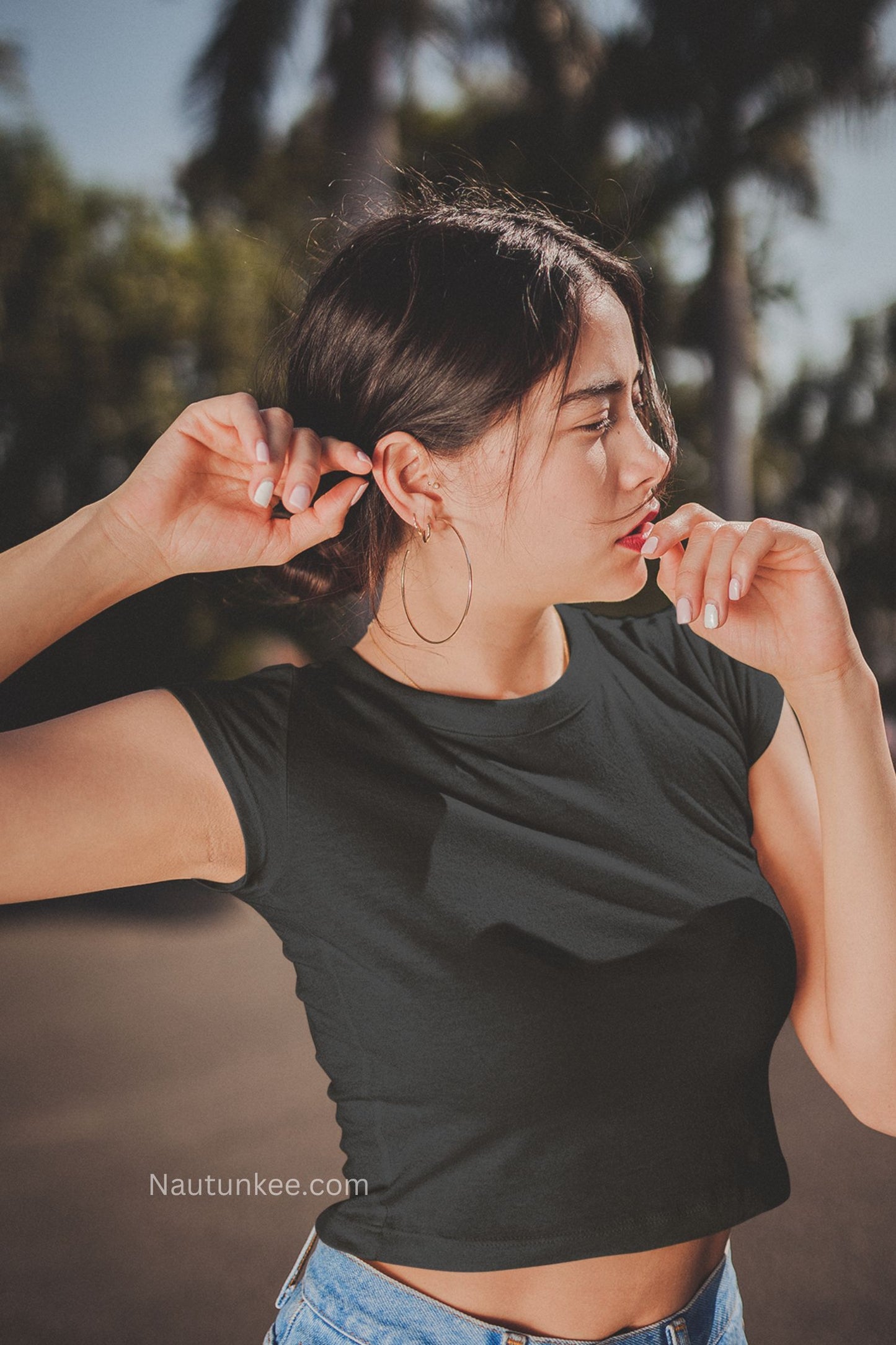 black crop top for women